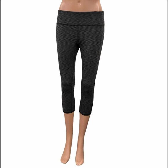 Ideology cropped leggings in Size Medium - Picture 3 of 7